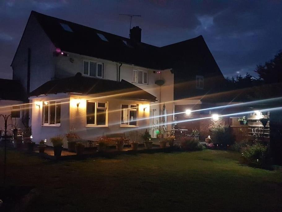 Specious 3Bed Property With Parking & Large Garden Aveley Exteriör bild