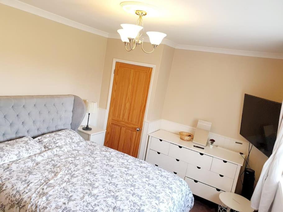 Specious 3Bed Property With Parking & Large Garden Aveley Exteriör bild