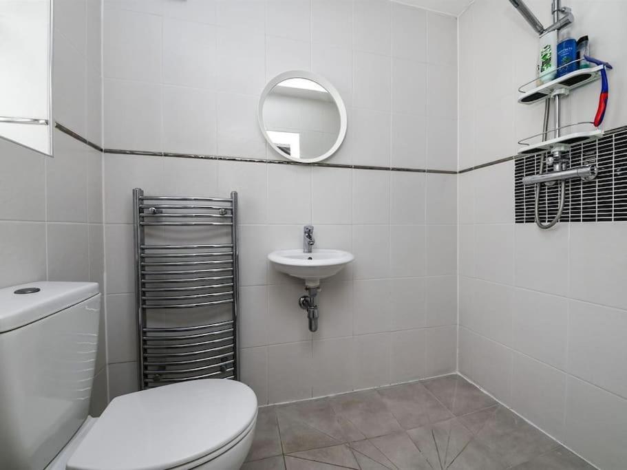 Specious 3Bed Property With Parking & Large Garden Aveley Exteriör bild