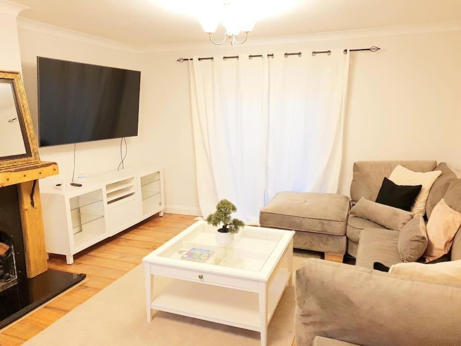Specious 3Bed Property With Parking & Large Garden Aveley Exteriör bild