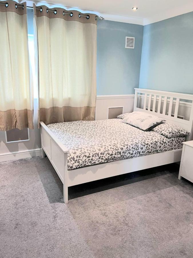 Specious 3Bed Property With Parking & Large Garden Aveley Exteriör bild